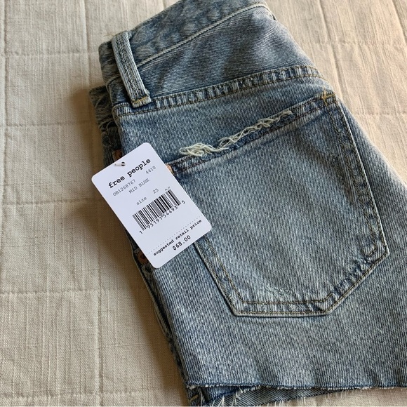NWT Free People x We the Free Taliesin Cutoff Short in Mid Blue Size 25 - Picture 12 of 14